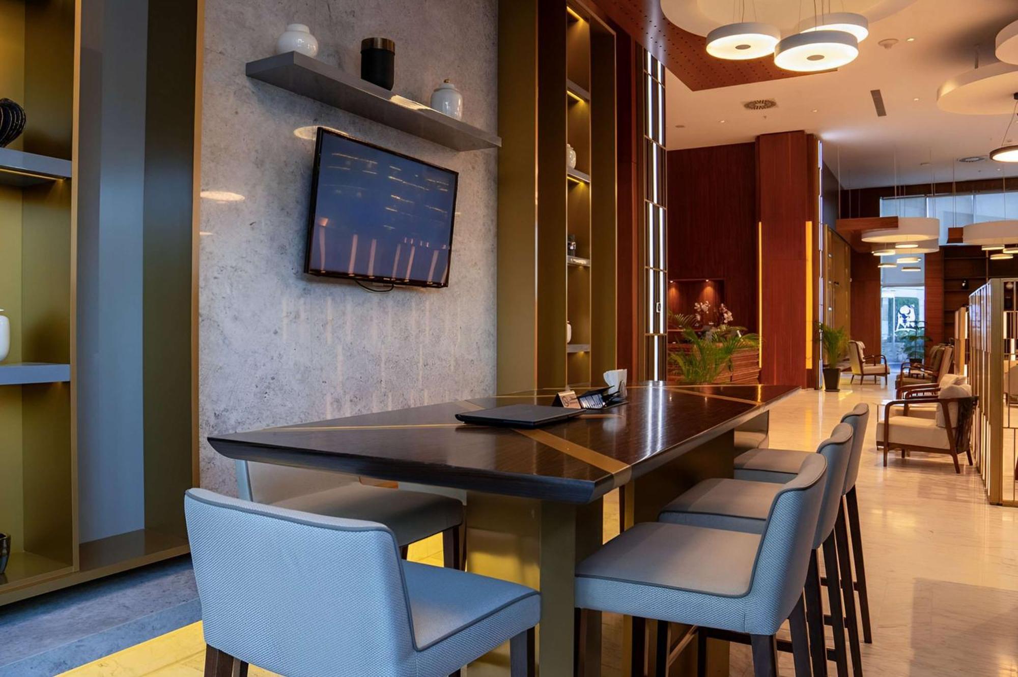 Radisson Hotel & Residences Erbil Esterno foto